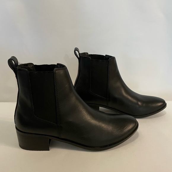 NWOB!! Steve Madden Women's Dover Ankle Boot, Black Leather, Sz 7.5 - Picture 3 of 16